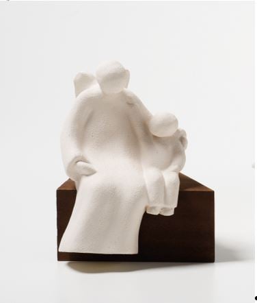 Skulptur eines engels als freund eines kindes 1 Skulptur eines engels als freund eines kindes