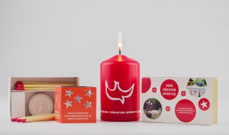 Kaars Veni Creator Spiritus doosje open LR Custom
