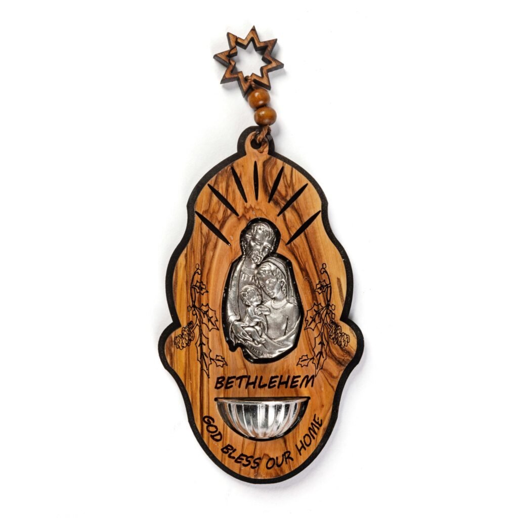 Olijfhouten wijwatervat heilige familie god bless our home lr scaled 1