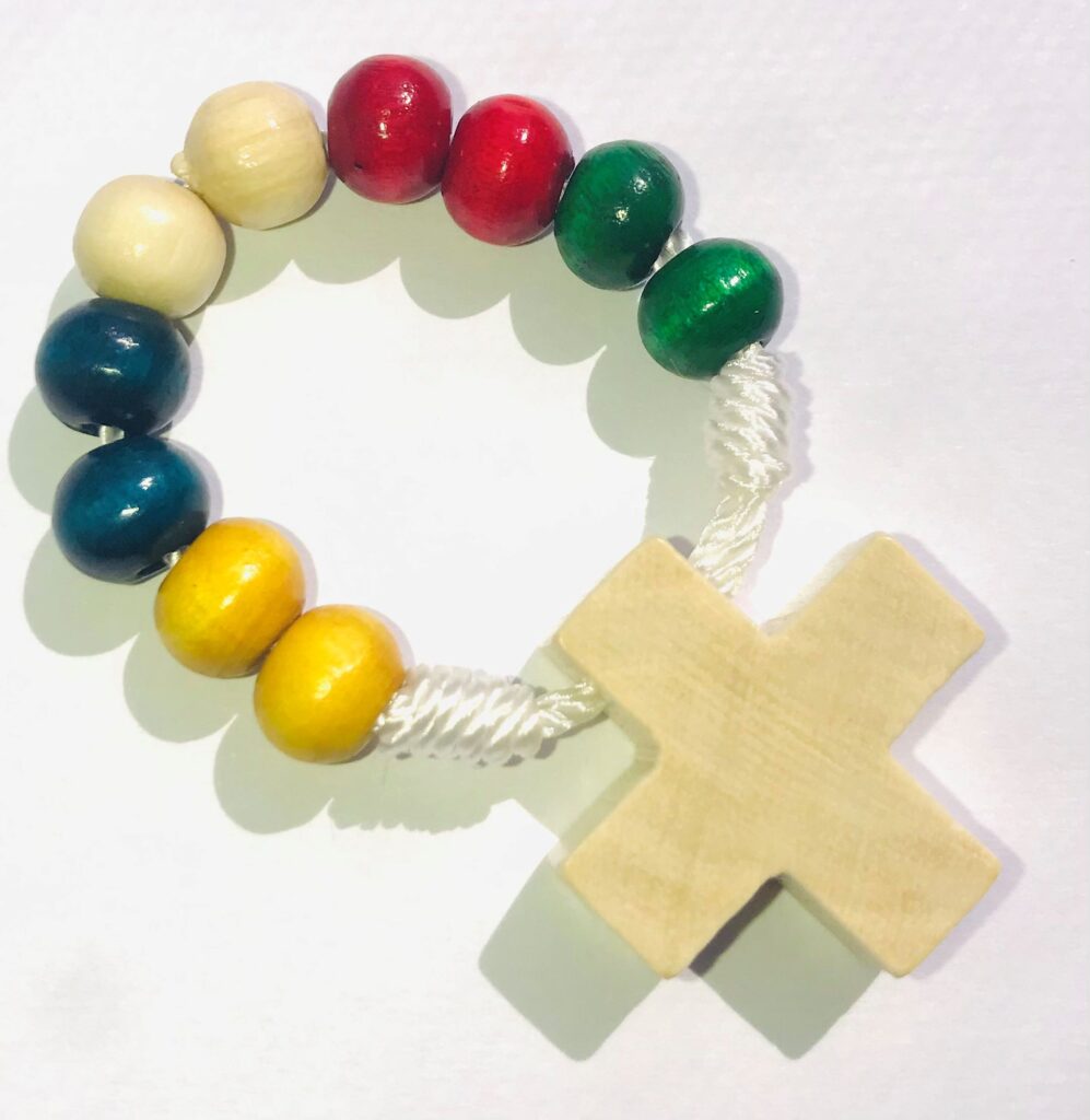 Gekleurd tientje een miljoen kinderen bidden de rozenkrans lr