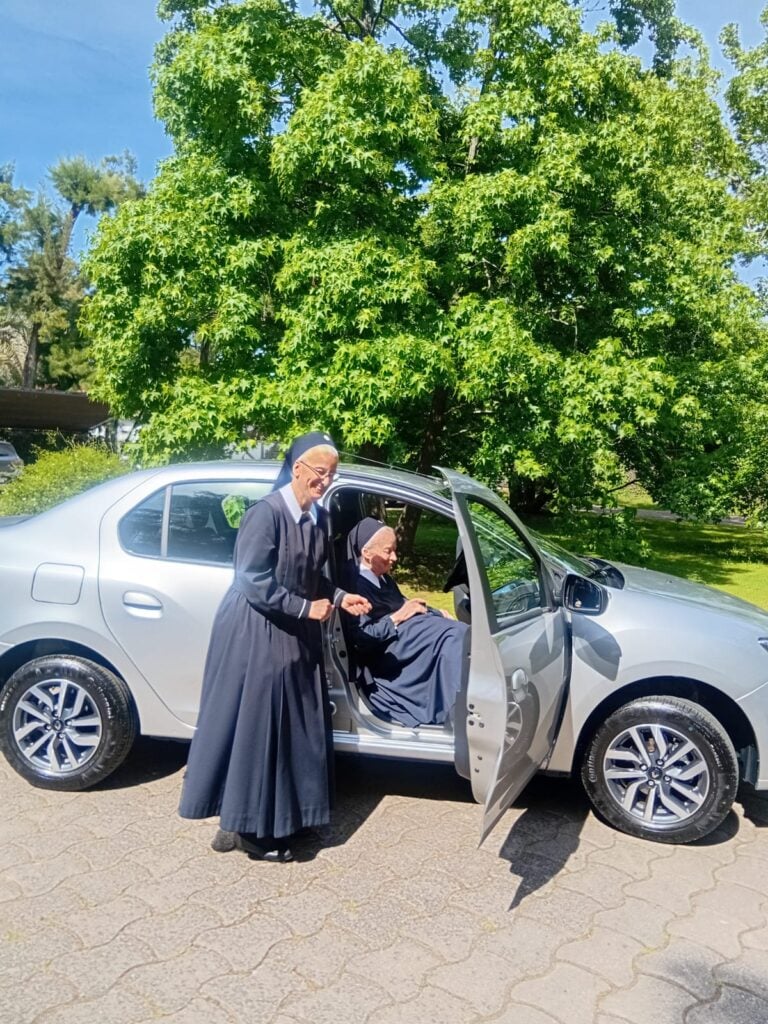 Argentinien: ein auto für den transport betagter und kranker ordensfrauen 2 Acn 20251117 197279