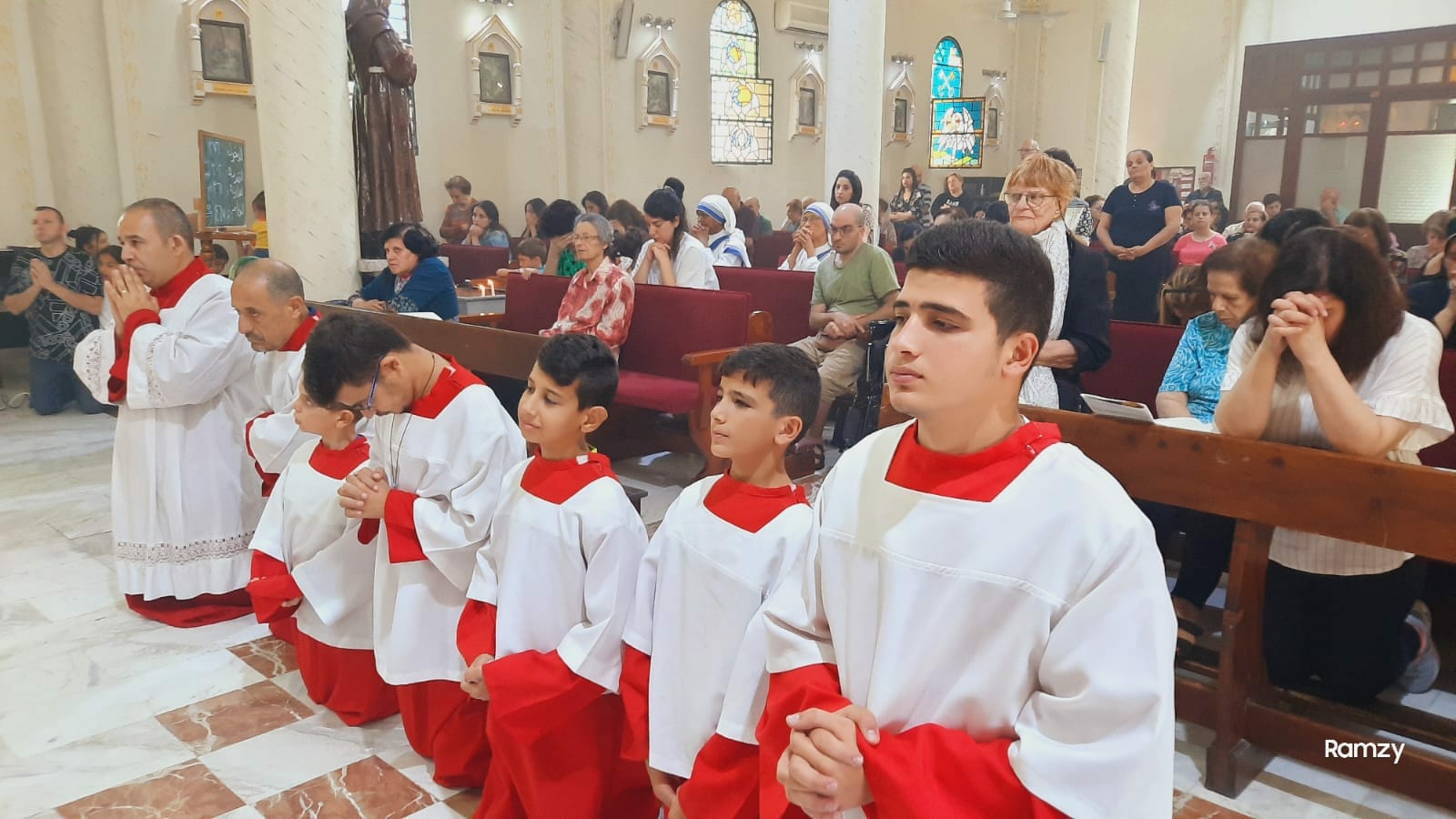 Heilige Messe für den Frieden in der Pfarrei der Heiligen Familie, Gaza, 15. Oktober 2023 © Pfarrei der Heiligen Familie