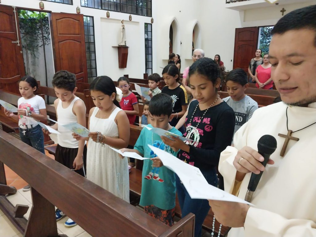 Kinder beten den Rosenkranz, Nicaragua